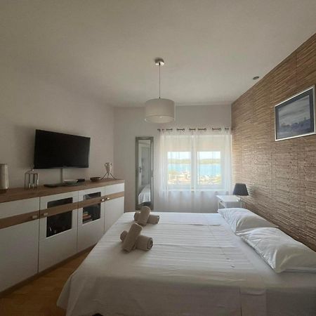 Apartment Arena Akvileja Pula Ngoại thất bức ảnh