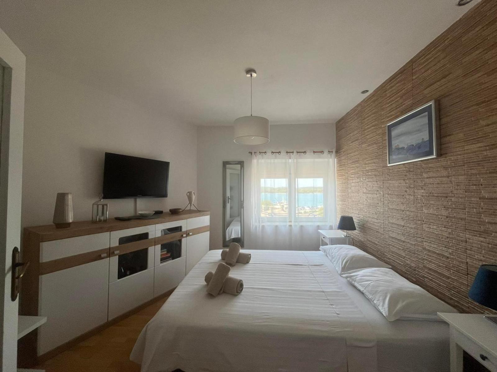 Apartment Arena Akvileja Pula Ngoại thất bức ảnh