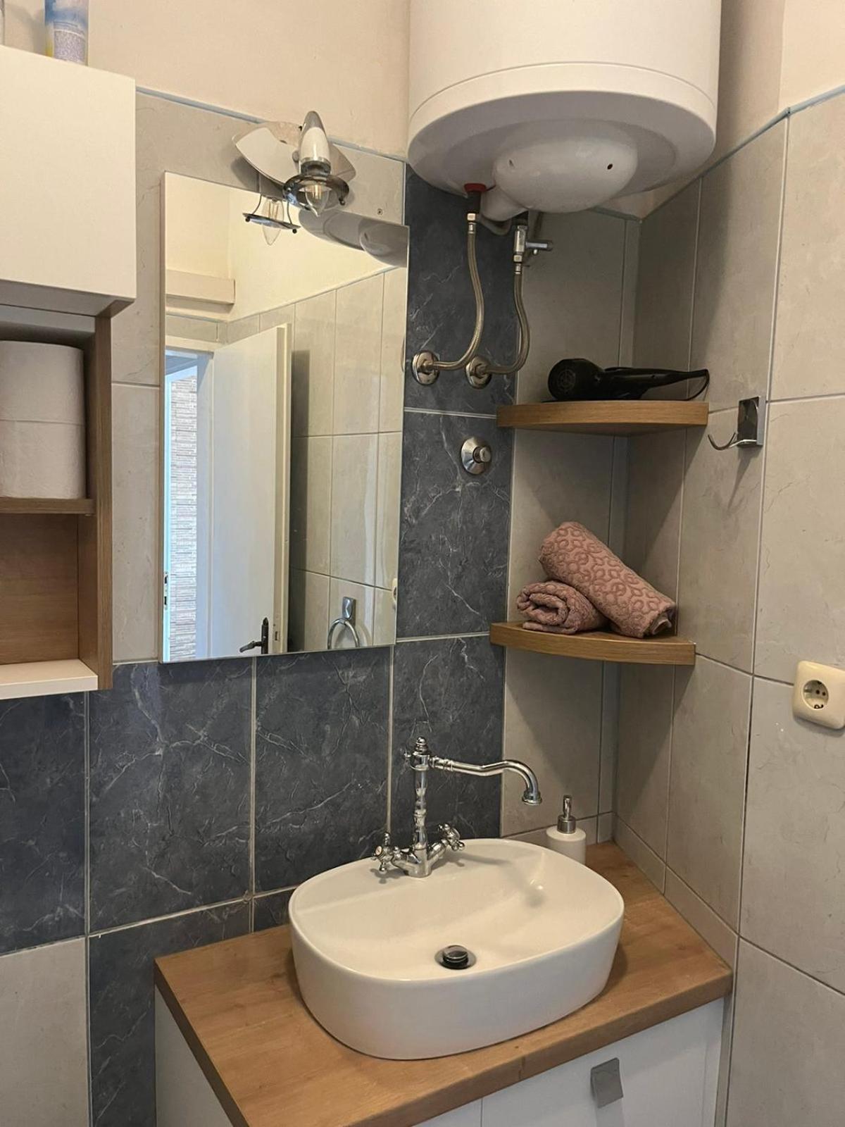 Apartment Arena Akvileja Pula Ngoại thất bức ảnh